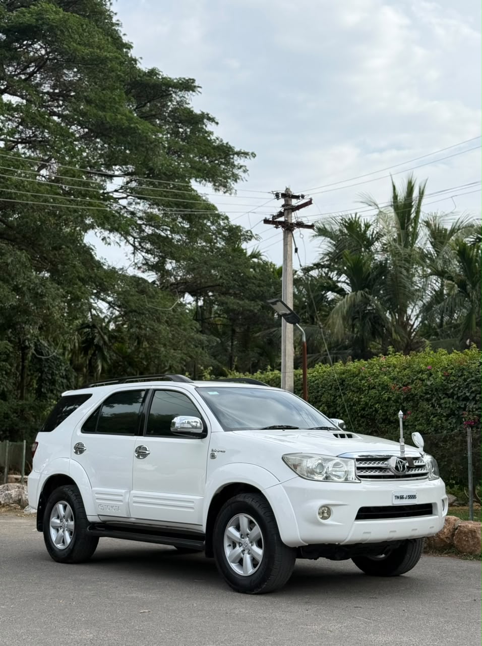 Toyota Fortuner - Image 2